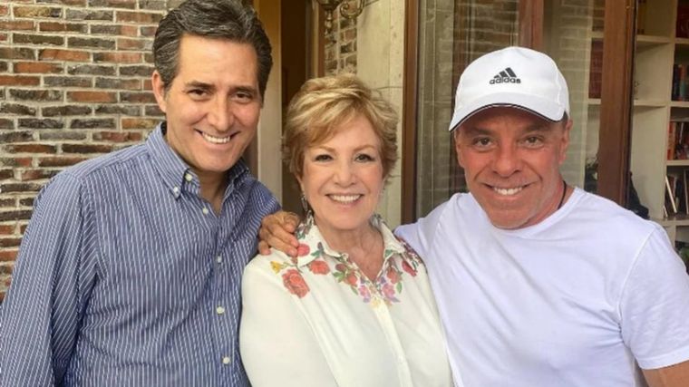 Maxine Woodside junto a su esposo y Alejandro Iriarte El desenlace final Foto: Fuente: Instagram