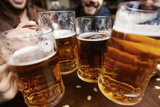 Los desarrolladores de la vacuna rusa hablaron sobre el consumo de alcohol tras su aplicación