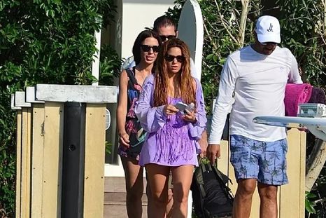 Shakira y Lewis Hamilton compartieron un paseo en yate.