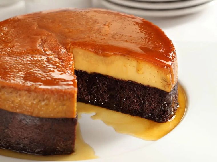 Pastel imposible, chocoflan e inminente tentación son algunos sinónimos de este postre delicioso.