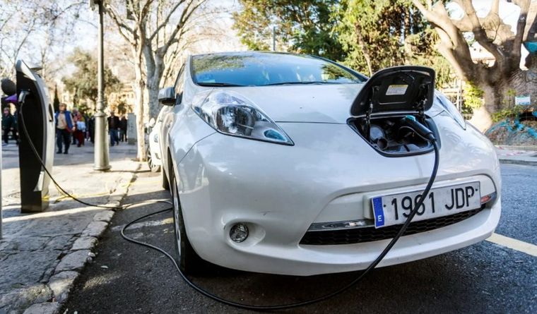 Los autos eléctricos llegaron para quedarse. Foto: EFE