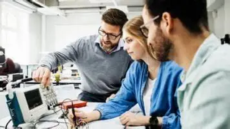 ¿Puede un pequeño comercio o industria con 10 empleados cumplir con todo esto y, al mismo tiempo, gestionar su negocio y crecer? ¿Puede un pequeño comercio o industria con 10 empleados cumplir con todo esto y, al mismo tiempo, gestionar su negocio y crecer?