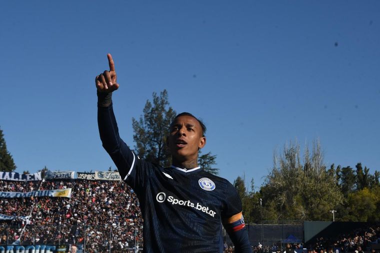 Sebastián Villa tiene contrato vigente con Independiente Rivadavia, pero no le cierra las puertas a nadie.