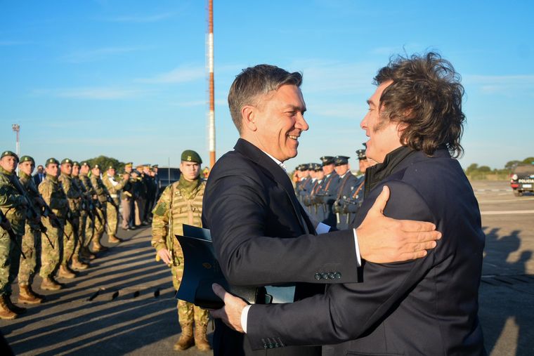 El gobernador de Chaco, Leandro Zdero, que encabezó junto a Javier Milei un acto religioso el sábado en su provincia, no participará de la celebración del 9 de julio en Tucumán. El gobernador de Chaco, Leandro Zdero, que encabezó junto a Javier Milei un acto religioso el sábado en su provincia, no participará de la celebración del 9 de julio en Tucumán.