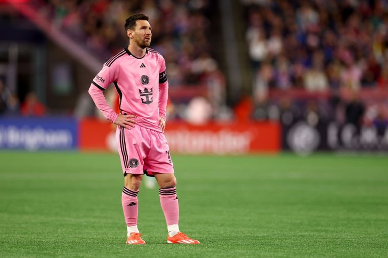 Messi juega ante New England Revolution. Foto: @M30Xtra