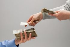 la decadencia del salario: entre las estadisticas y la realidad