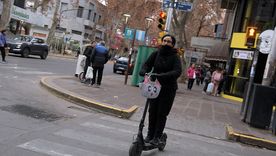 Proponen que se deba tener una licencia de conducir a quienes utilizan monopatines eléctricos en Mendoza. Proponen que se deba tener una licencia de conducir a quienes utilizan monopatines eléctricos en Mendoza.