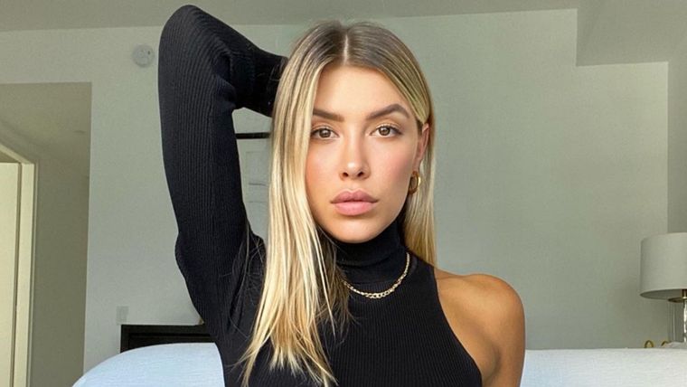 Michelle Salas enloqueció a sus fans con un sensual micro bikini lila.