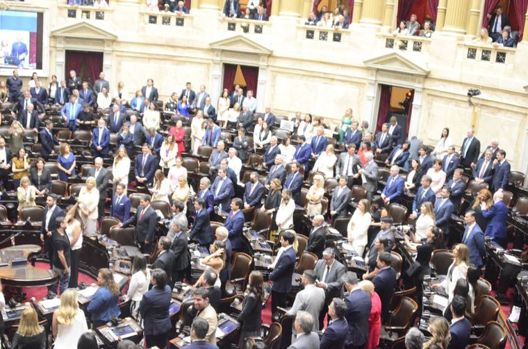 La sesión preparatoria en la jura de 127 diputados.