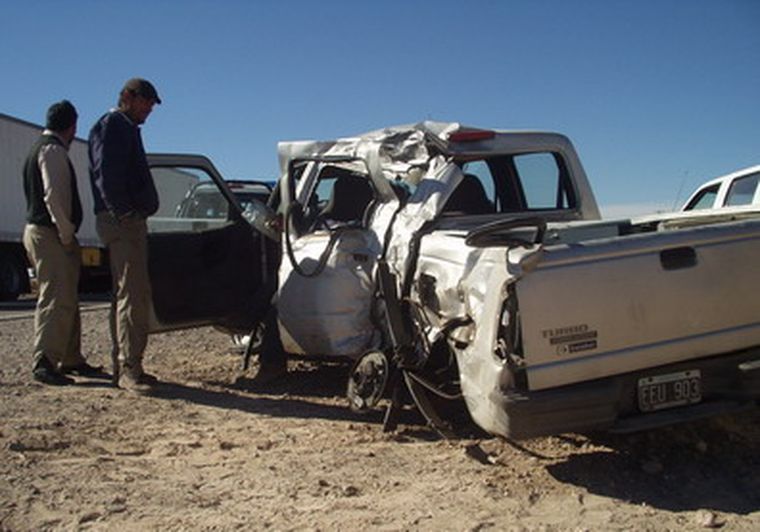 Así quedó la camioneta tras colisionar con el micro.- Foto: Agencia Valle de Uco
