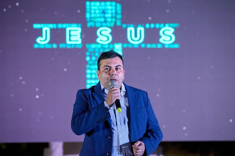 Los votos de Dios: los vínculos de la política mendocina y las Iglesias. En la foto, el intendente Francisco LoPresti, de Las Heras.&nbsp;