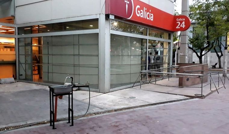 Guaymallén La comuna instaló lavatorios públicos para limpiarse las manos. Foto: Municipalidad de Guaymallén.