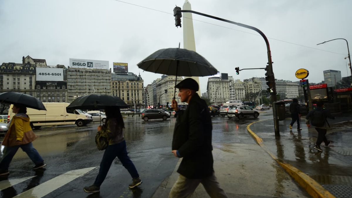 Una inesperada lluvia sorprendió en Buenos Aires y cambió el pronostico: cómo seguirá el tiempo