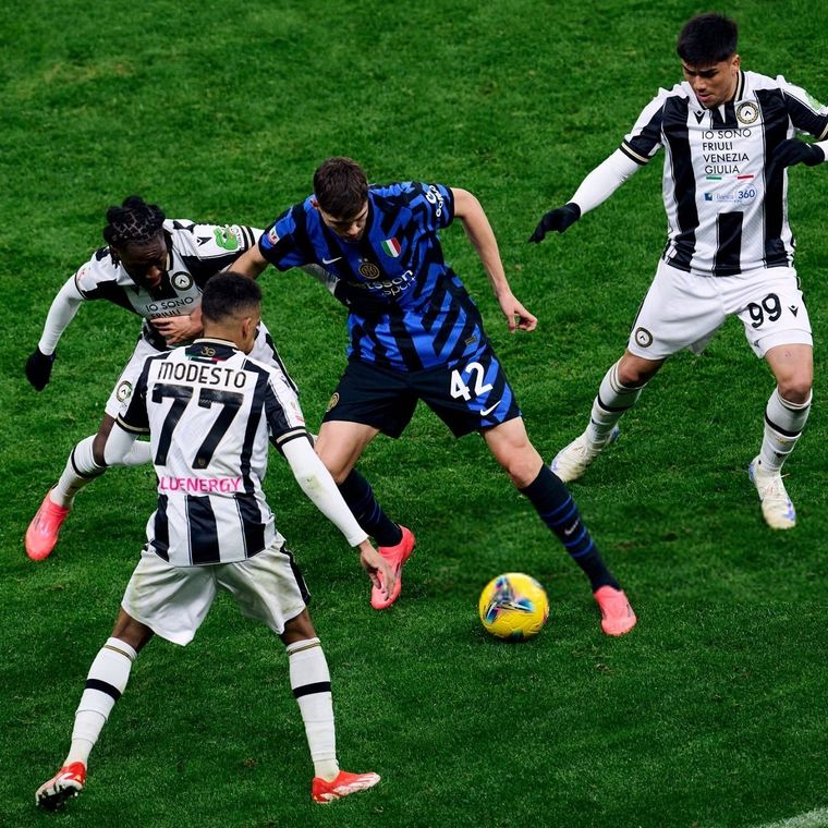 El defensor argentino dejará el Inter para ganar minutos y llamar la atención de Lionel Scaloni. Foto: @Inter_Xtra