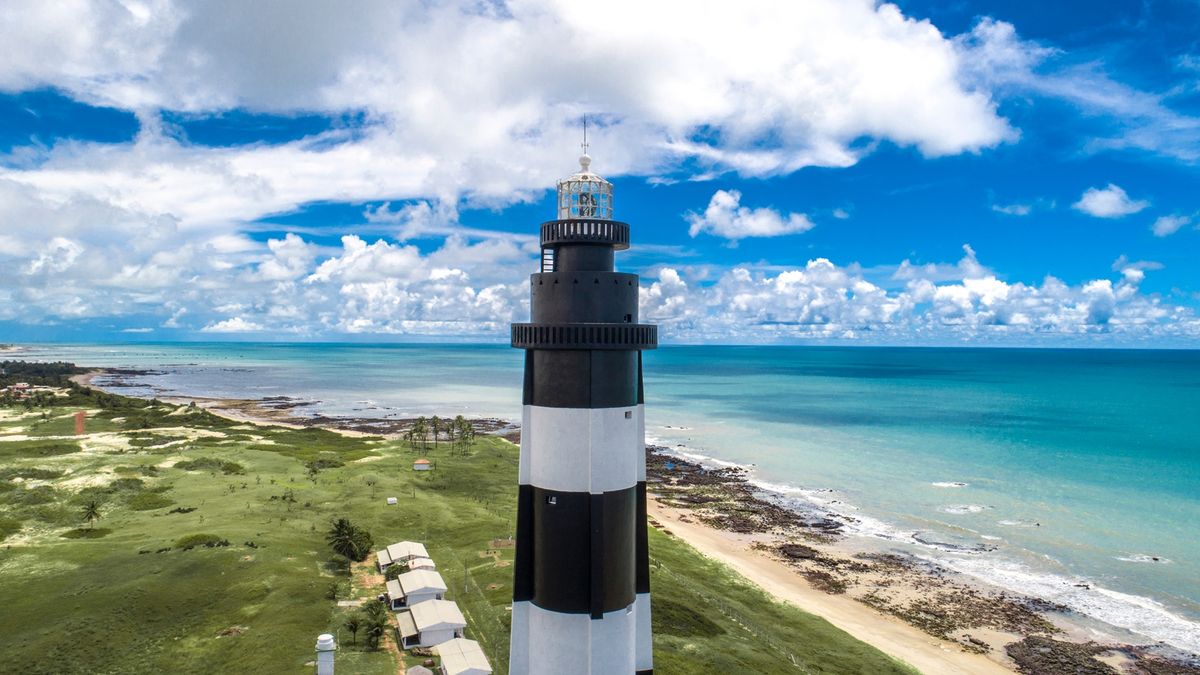 La playa de Brasil donde el invierno parece no existir y el agua sigue llena de sol