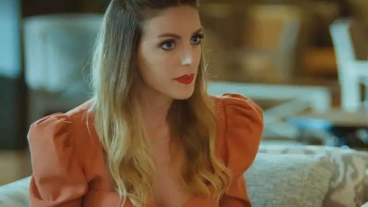 Bige Onal y Hande Erçel Vacaciones entre chicas Foto: Fuente: Imagen - Divinity