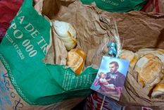 Qué rituales se hacen para pedirle pan y trabajo a San Cayetano.