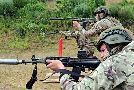 Las tropas de Rusia siguen avanzando en el este de Ucrania. Las tropas de Rusia siguen avanzando en el este de Ucrania.