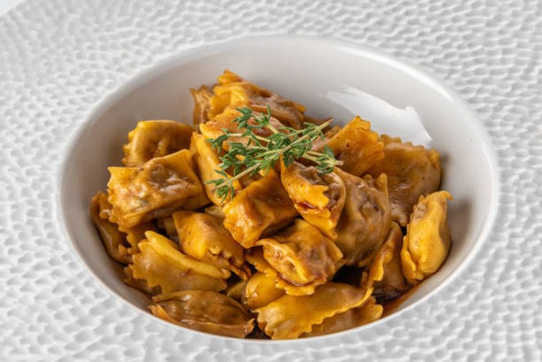 Ravioli, una de las 10 variedades de pasta más reconocidas del mundo. Ravioli, una de las 10 variedades de pasta más reconocidas del mundo.