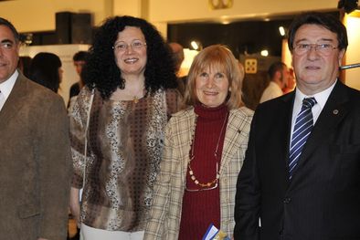 MDZol | Anfitriones: Mario Comelles, Susana Hemsy, Isabel Ingrasia y el contador Miguel Angel Navarro, presidente de la institución. Foto: Gerardo Gómez/MDZ