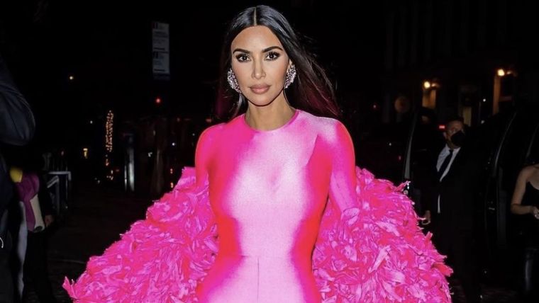 Kim Kardashian se convierte en la inspiración de Karol G y Jennifer López Foto: El Mundo