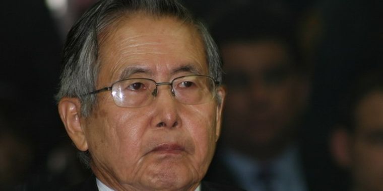 Alberto Fujimori, padre de la nueva presidenta del Perú Keiko Fujimori.