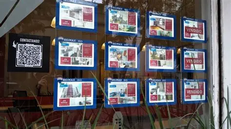 En ciudades como La Plata, los valores en dólares cayeron hasta un 35% desde los máximos de 2018. En ciudades como La Plata, los valores en dólares cayeron hasta un 35% desde los máximos de 2018.