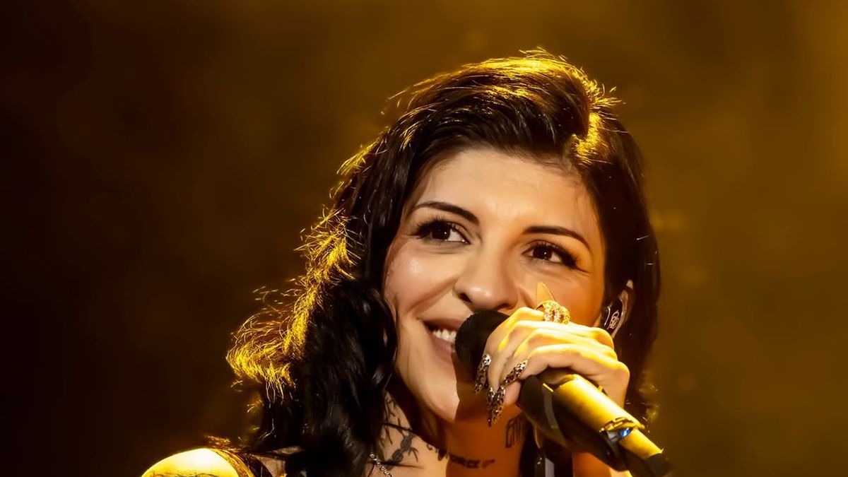 Cazzu conquista México con su primer show: ovación y un homenaje a Thalía