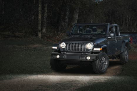 Así es la Gladiator Dark Sky: la pick-up 4x4 más exclusiva de Jeep Foto: Jeep