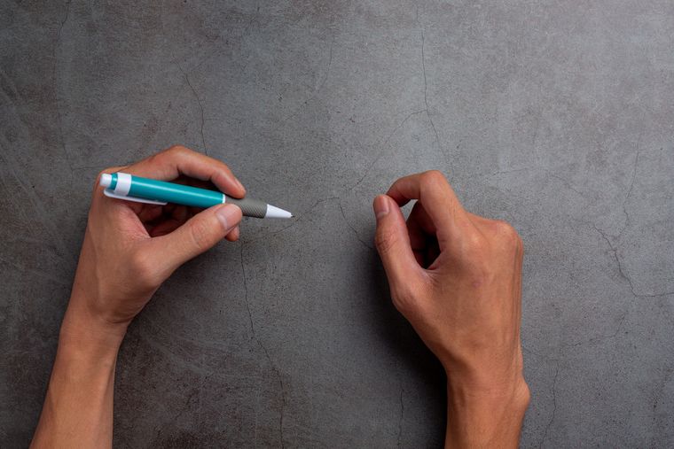 La fecha fue impulsada desde 1976 por la organización británica Left-Handers Club, y busca concientizar sobre las adversidades a las que se enfrentan las personas zurdas en un mundo diseñado para diestros. La fecha fue impulsada desde 1976 por la organización británica Left-Handers Club, y busca concientizar sobre las adversidades a las que se enfrentan las personas zurdas en un mundo diseñado para diestros.