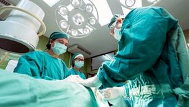 Los sicarios irrumpieron en el quirófano mientras un hombre que había sobrevivido a una balacera era intervenido por los médicos.