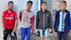 Un operativo policial en el barrio porteño de Parque Chacabuco terminó con la detención de cuatro hombres y el secuestro de un importante arsenal de armas blancas. Un operativo policial en el barrio porteño de Parque Chacabuco terminó con la detención de cuatro hombres y el secuestro de un importante arsenal de armas blancas.