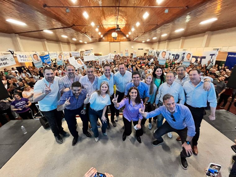 Intendentes, legisladores y dirigentes del PJ mendocino unidos en las elecciones del 2023. Imagen de archivo Foto: Prensa PJ