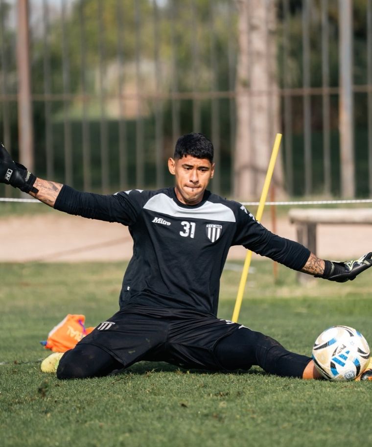 Lautaro Petruchi volverá al arco del Lobo en reemplazo de César Rigamonti, quien presentó algunas molestias físicas. Lautaro Petruchi volverá al arco del Lobo en reemplazo de César Rigamonti, quien presentó algunas molestias físicas.