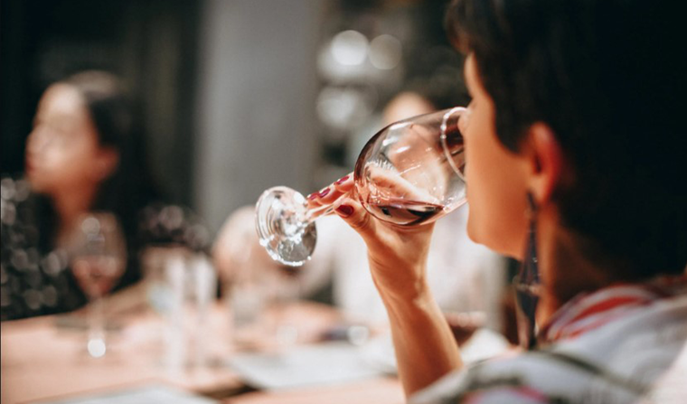 Hay varias bebidas que pueden ser perjudiciales para tu salud dental. Foto: Pexels