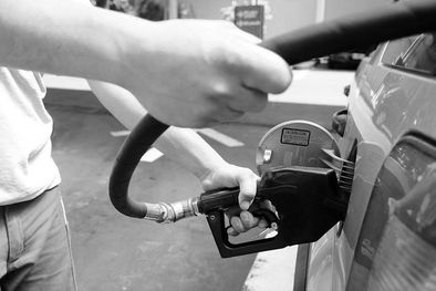 MDZol | Con los últimos aumentos que desde el Gobierno se han autorizado, en Mendoza el precio de la súper, dependiendo de la marca, va de $4,83 a $5,40 por litro, la premium va de $6,05 a $6,55