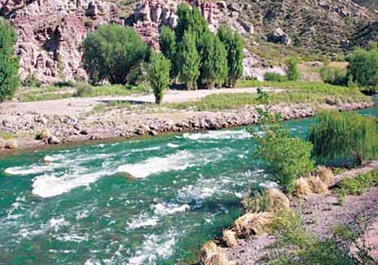 El agua del Río Atuel es motivo de un histórico conflicto entre Mendoza y La Pampa. Foto: web