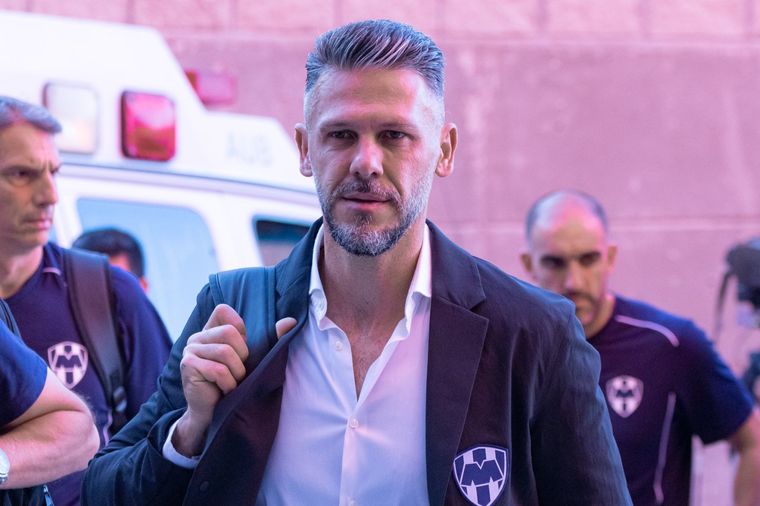 Martín Demichelis, en el centro de la polémica Foto: @Rayados