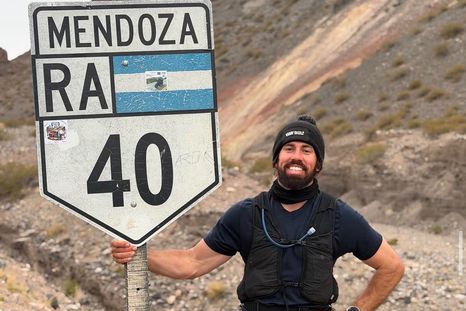 Mike Humphreys es un atleta británico que recorrerá Sudamérica para generar conciencia sobra le ELA. Mike Humphreys es un atleta británico que recorrerá Sudamérica para generar conciencia sobra le ELA.