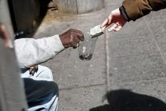 En Estados Unidos, 40 millones de personas viven por debajo de la línea oficial de pobreza. Foto: GETTY IMAGES