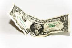 Un sociólogo se preguntaría por qué parte de la sociedad pone plata en este tipo de esquemas que estafan a la gente. Foto: Shutterstock