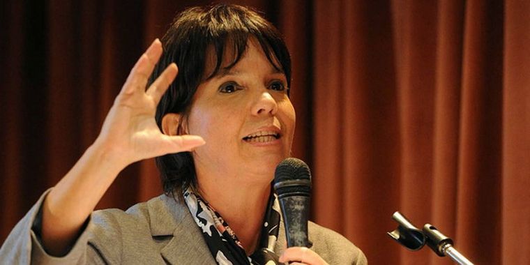 Marcó del Pont cuestionó los dichos del presidente y alertó por la modificación de la Carta Orgánica.
