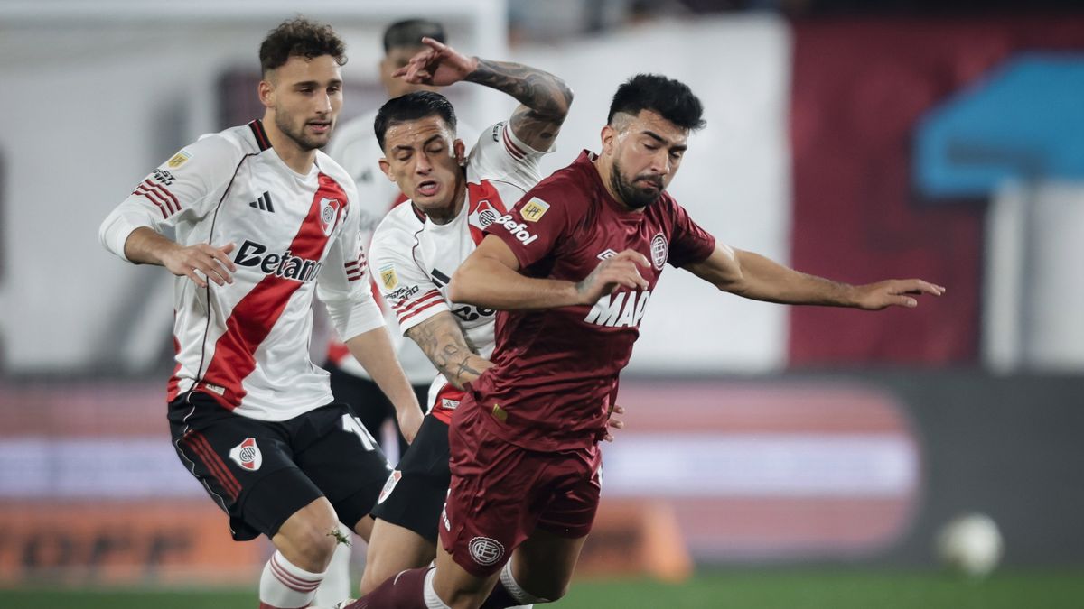 El desafiante posteo del jugador de River borrado por Coudet, tras la caída ante Atlético Tucumán: luego lo borró