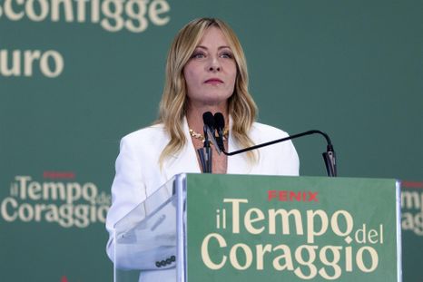La primera ministra de Italia Giorgia Meloni anunció nuevas medidas con respecto a los establecimientos educativos este lunes. La primera ministra de Italia Giorgia Meloni anunció nuevas medidas con respecto a los establecimientos educativos este lunes.