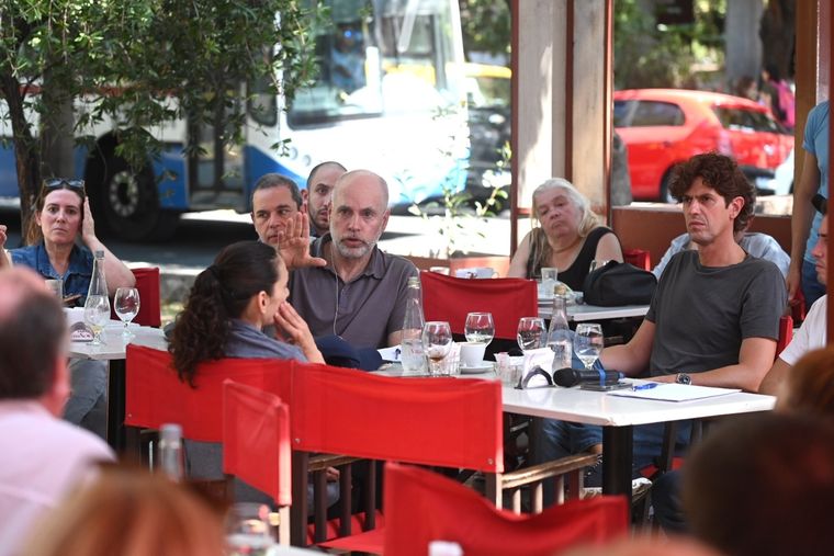 Horacio Rodríguez Larreta y Martín Lousteau estuvieron junto a vecinos. Foto: Prensa Horacio Rodríguez Larreta