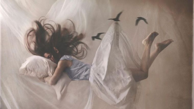 Quienes duermen bien reportan que experimentan mayormente imágenes sensoriales visuales mientras se van durmiendo. Foto: GETTY IMAGES