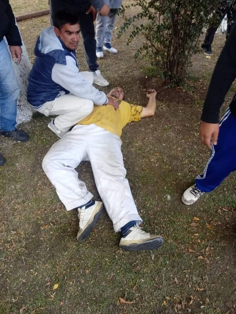 Quilmes Esta tarde se vivieron dramáticas escenas en la puerta del frigorífico. Foto: Twitter.