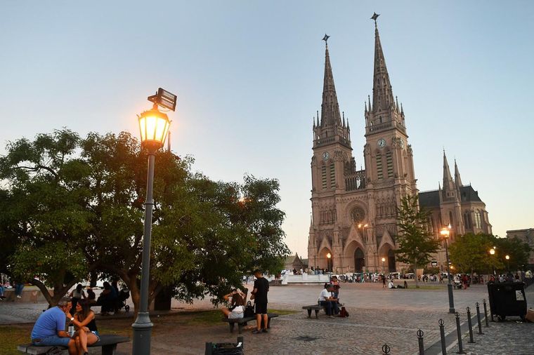 plaza basílica de luján