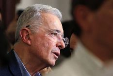 Álvaro Uribe participó en la audiencia de forma virtual.