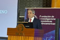 Luis Caputo en la Conferencia Anual de FIEL.